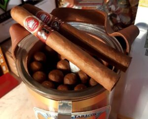 H.upmann Noellas